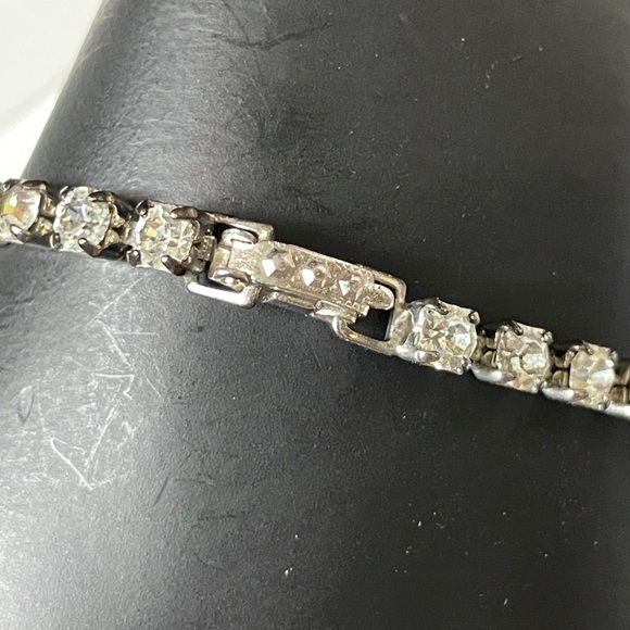 Vintage Rhinestone Bracelet - Picture 7 of 7